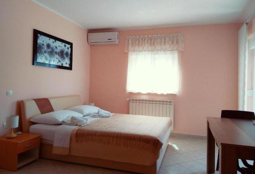 Студио Стандарт с Террасой, Aparthotel Viola