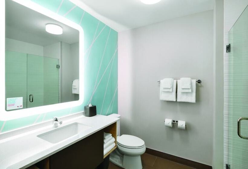 اتاق استاندارد با 2 تخت دوبل, Avid Hotels   Sioux City   Downtown, An Ihg
