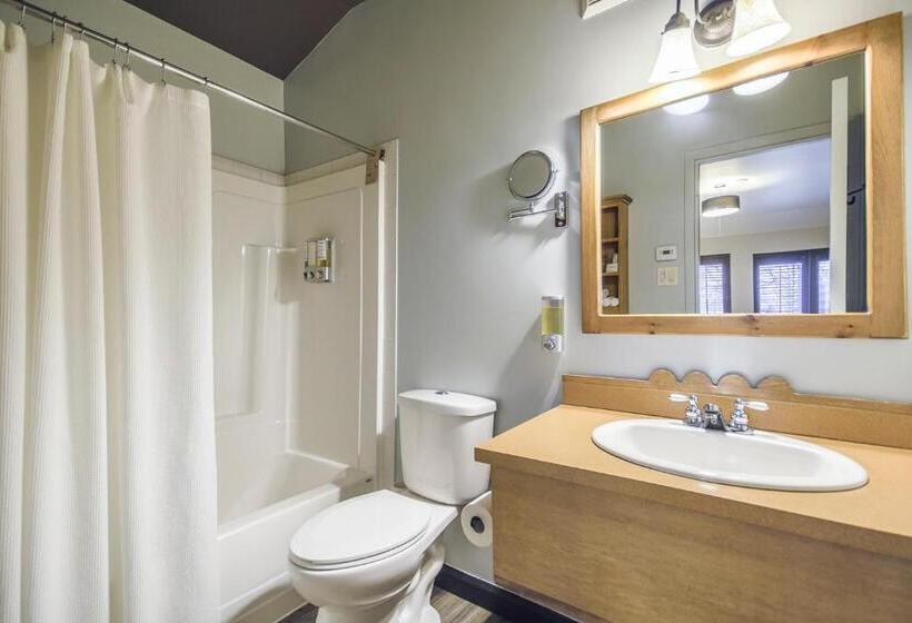 Четырехместный Номер Стандарт, Auberge Du Lac Taureau