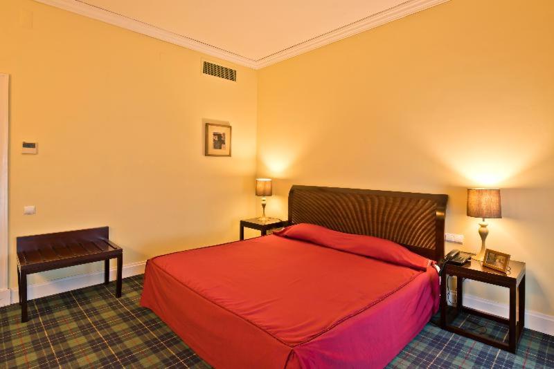 Номер Стандарт, Golden Tulip Caramulo