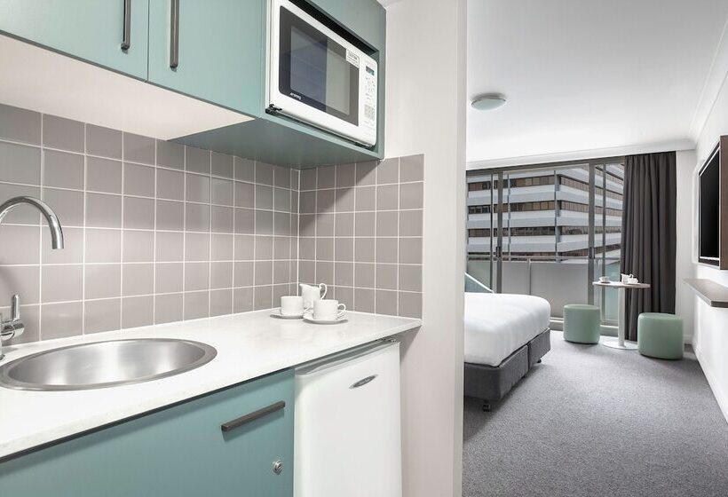 스탠다드 스튜디오, Mantra Chatswood