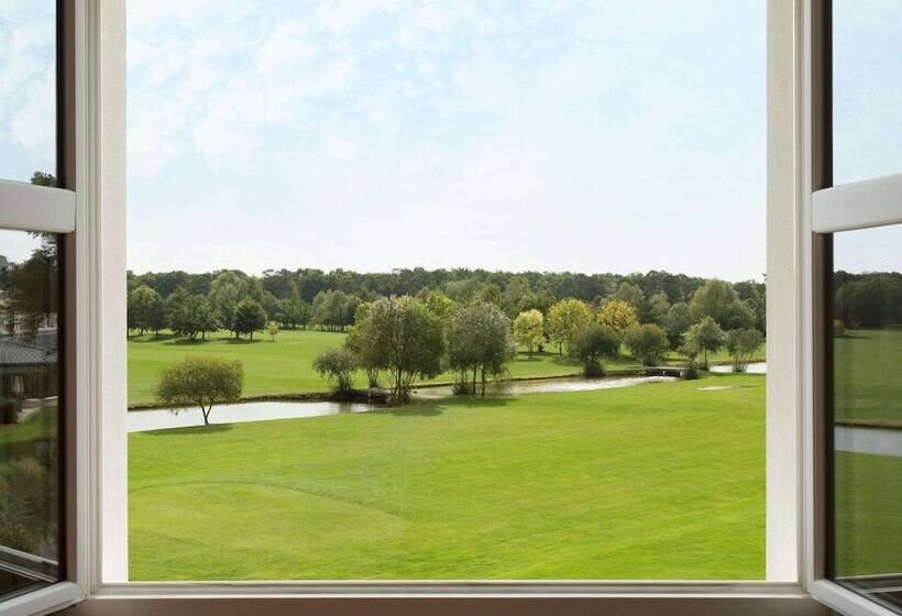 Номер Престиж, Mercure Chantilly Resort & Conventions