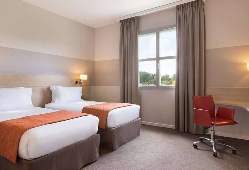 Номер Престиж, Mercure Chantilly Resort & Conventions