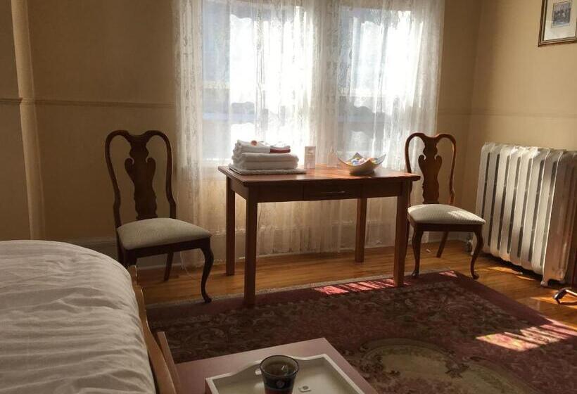 اتاق استاندارد با تخت بزرگ, Stirling House