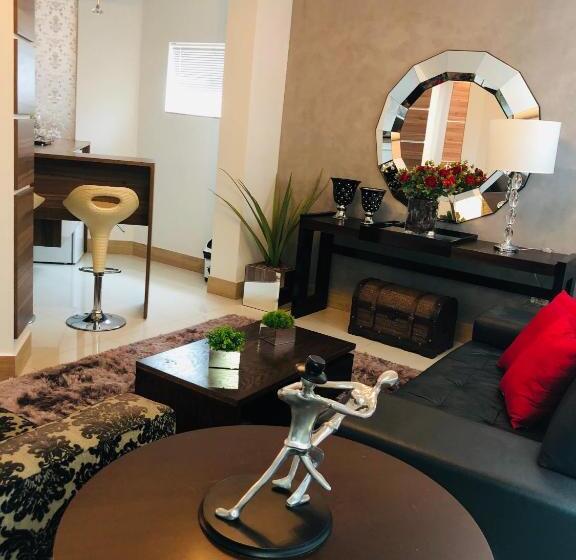 스위트 킹사이즈 침대, Shelton Palace