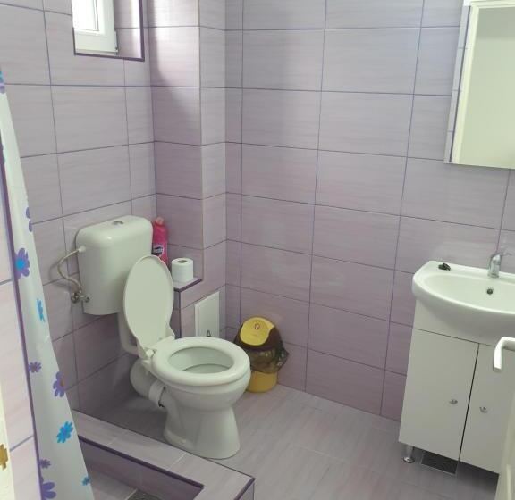 اتاق خانوادگی, Casa Corina