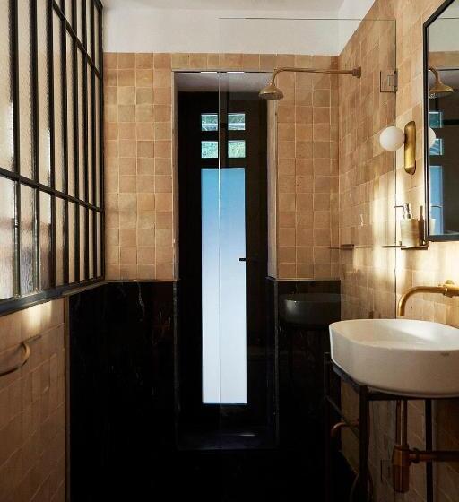 اتاق لوکس با بالکن, Boutique Hotel Mendi Argia