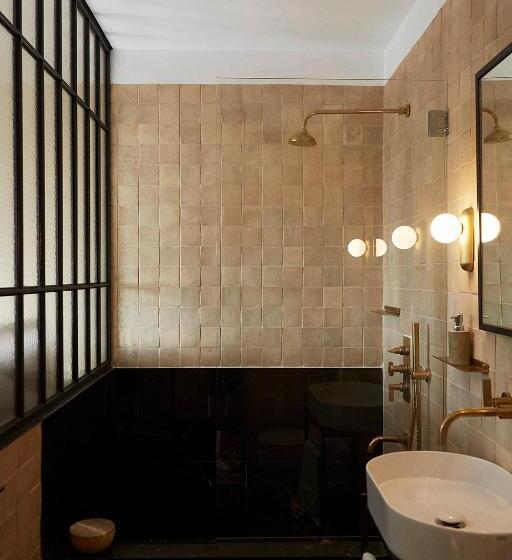 اتاق لوکس با بالکن, Boutique Hotel Mendi Argia