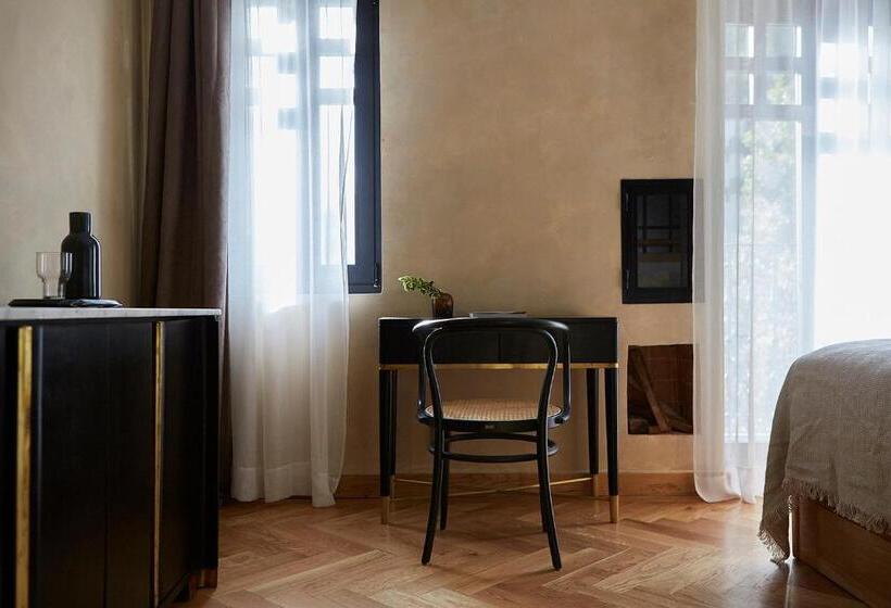 اتاق لوکس با بالکن, Boutique Hotel Mendi Argia