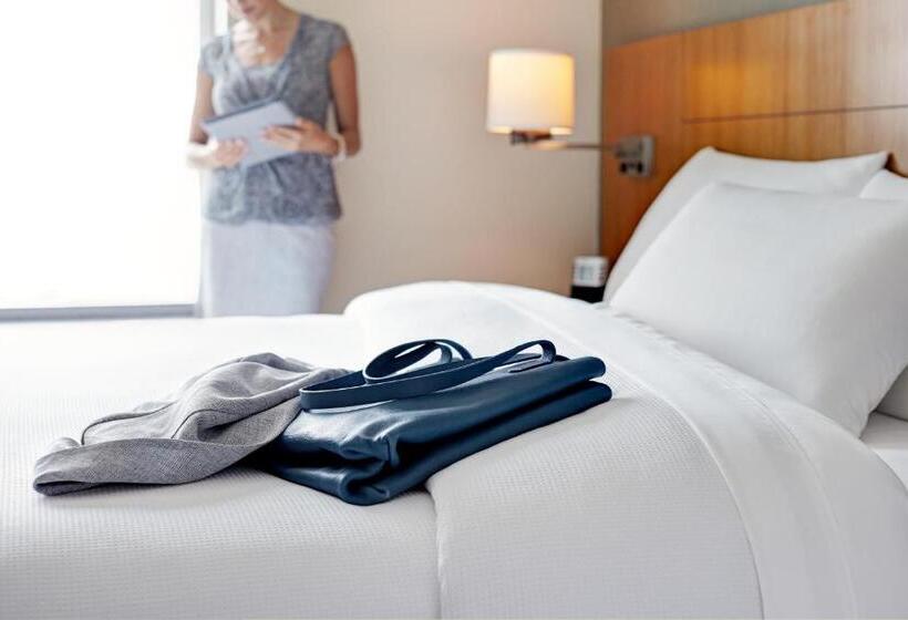 스위트 킹사이즈 침대, Hyatt Place National Harbor