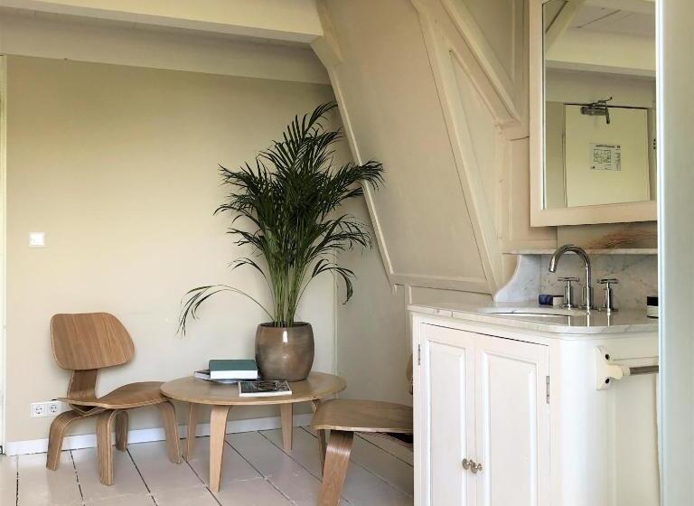 이코노미 룸, Eco Hotel Plantage Rococo