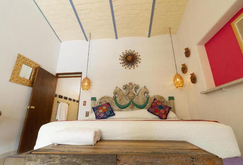 اتاق لوکس با چشم‌انداز استخر, Boutique Casa Copal