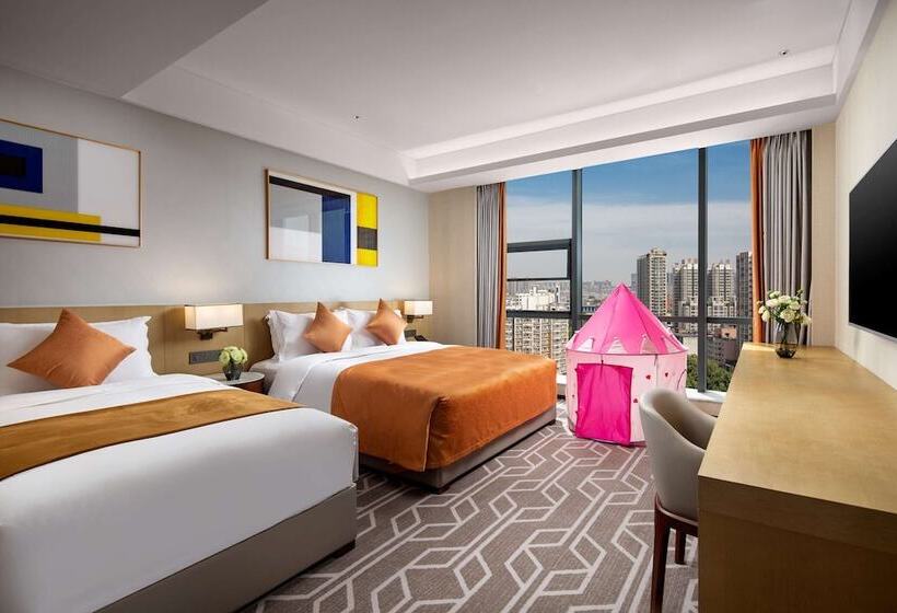 패밀리 룸, Ramada By Wyndham Luoyang Downtown