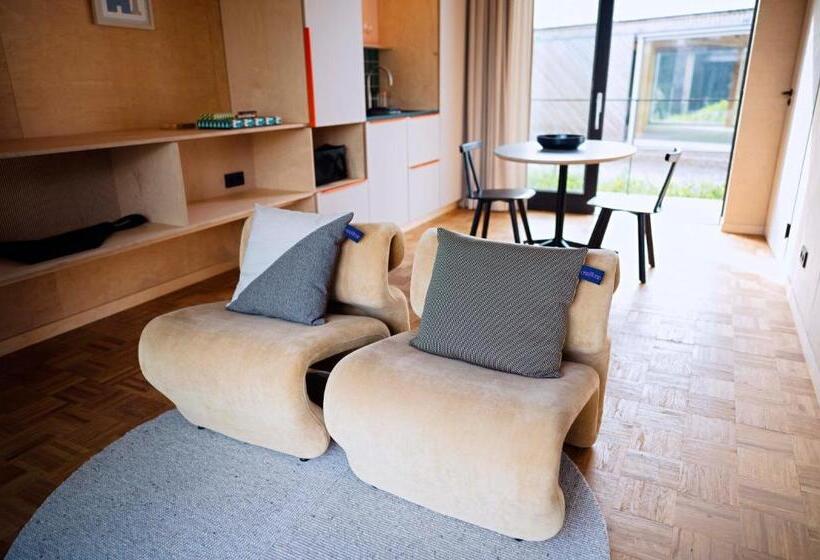 استودیوی استاندارد, Basecamp Amsterdam