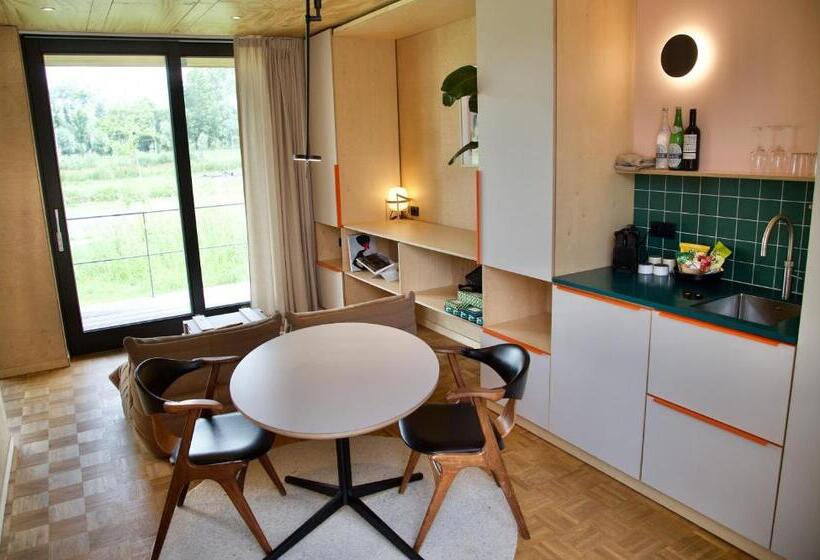 کلبه سوپریور, Basecamp Amsterdam