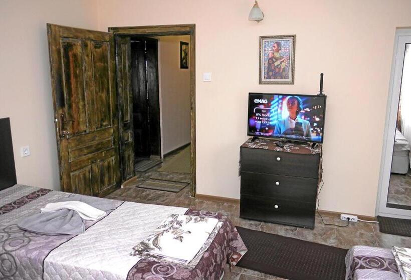 Дом 3 Спальни, Guest House Medina