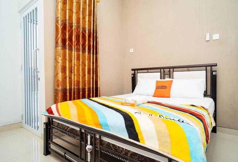 Номер Deluxe, Koolkost Syariah Near Transmart Tegal