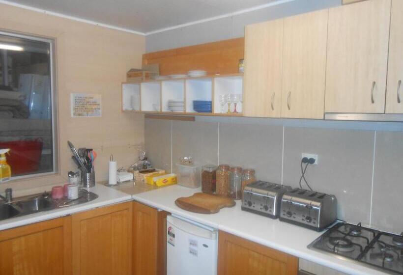 패밀리 룸, Mount View Motel