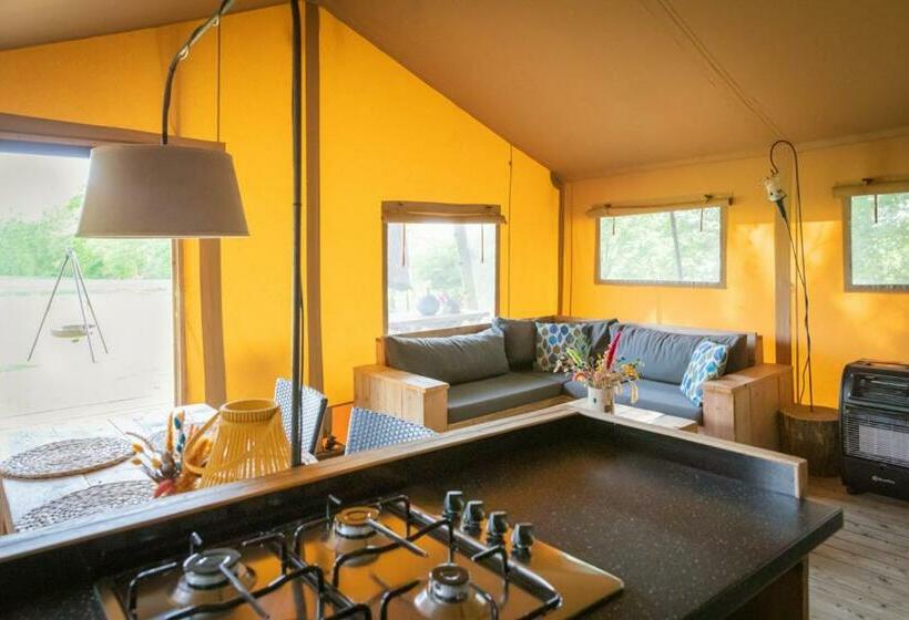 چادر با خدمات رفاهی استاندارد, Landrijk De Reesprong Boerderij