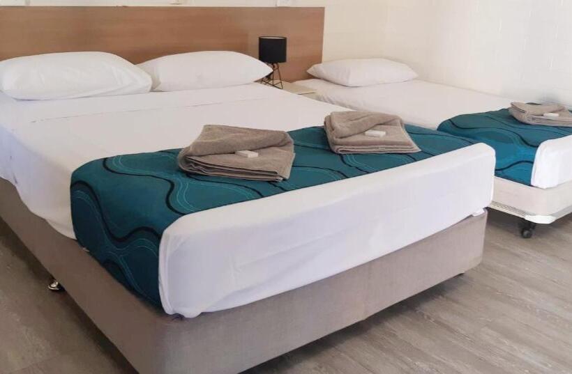 Четырехместный Номер Стандарт, Burdekin Motor Inn