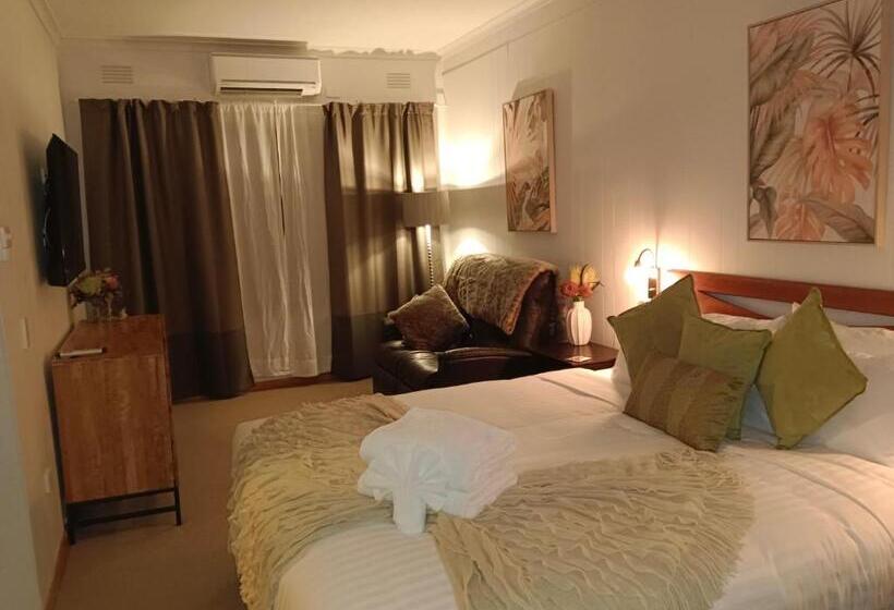 キングサイズベッドのデラックスルーム, Buffalo Motel And Country Retreat