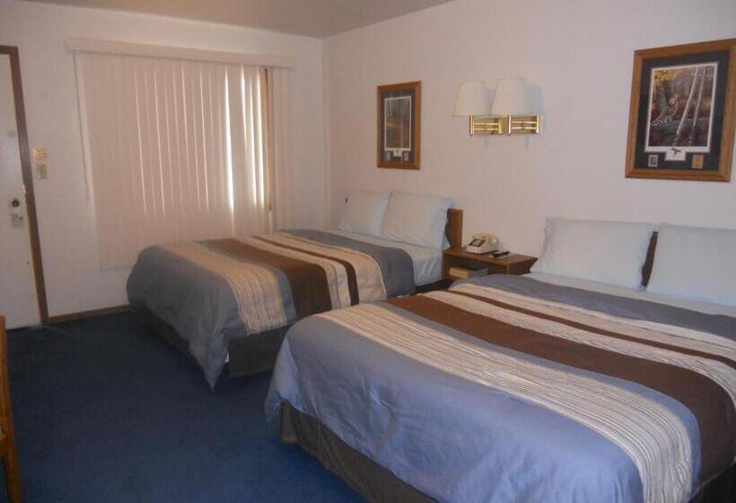 Номер Стандарт, Harbor Inn Motel