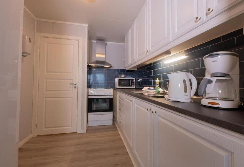 דירת 4 חדרים, Kaikanten Rorbuer   Røst