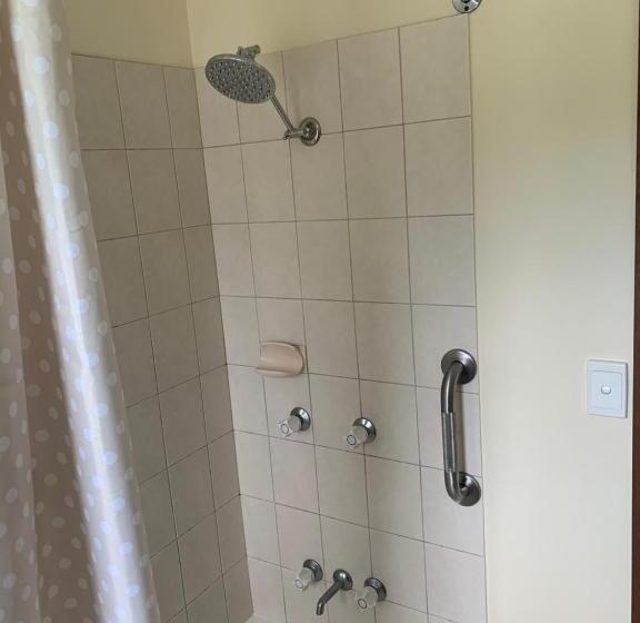 1 Bedroom Apartment Mountain View, Montville Holiday Apartments