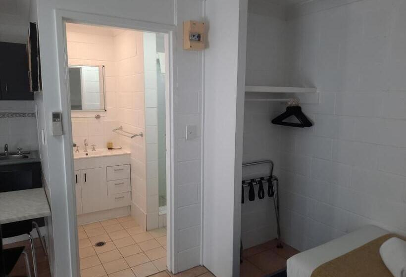 Трехместный Номер Deluxe, Cleveland Motor Inn