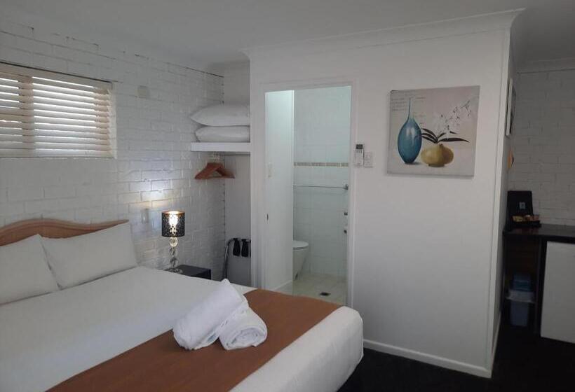 Номер Стандарт, Cleveland Motor Inn