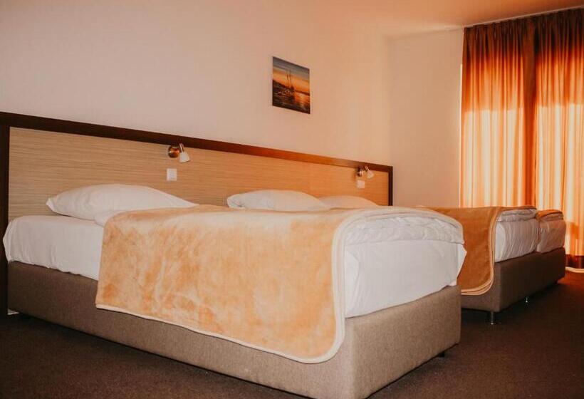 Triple Room Sea View, Villa Matic