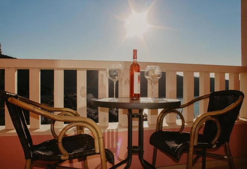 Triple Room Sea View, Villa Matic