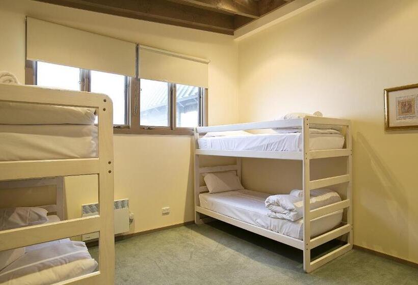 침실 2개 아파트, White Crystal Apartments