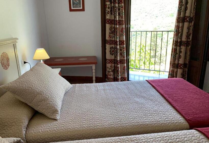 Номер Стандарт с Балконом, Hostal Atalaya En Capileira Cb