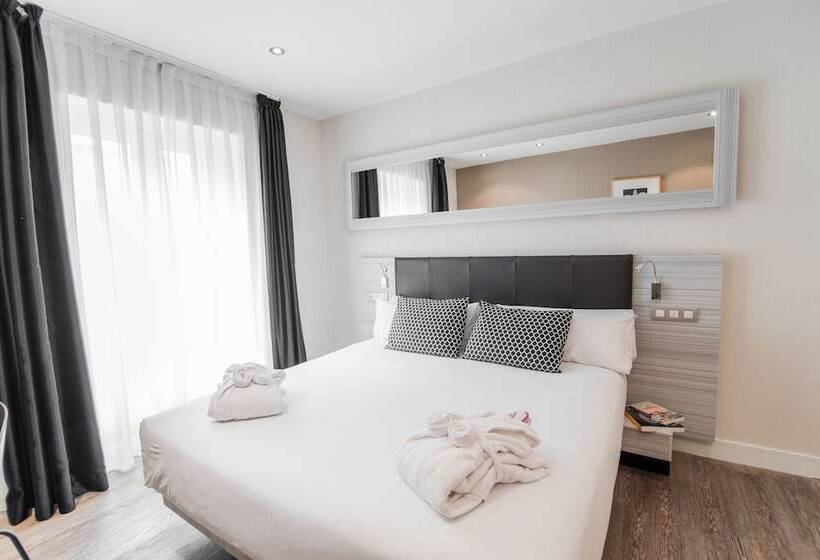 اتاق استاندارد با چشم‌انداز شهر, Petit Palace Puerta Del Sol