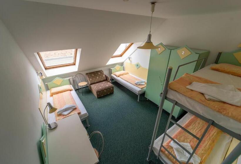 공동 객실, MP Hostel Budapest
