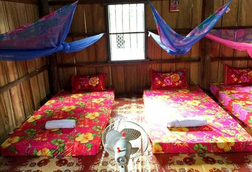 Семейное Бунгало, Family Batcave Homestay