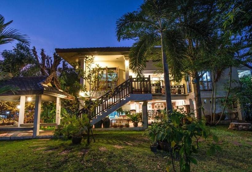 اتاق استاندارد با چشم‌انداز باغ, Phuttal Residence