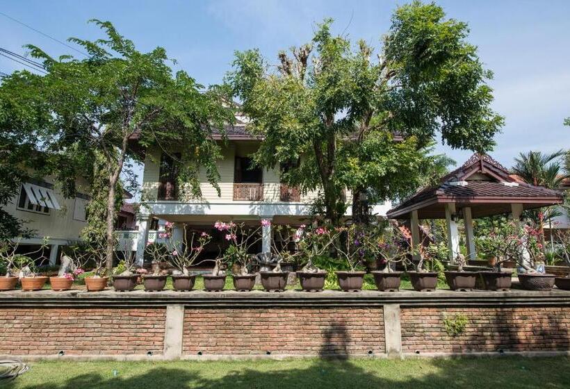 اتاق استاندارد با چشم‌انداز باغ, Phuttal Residence
