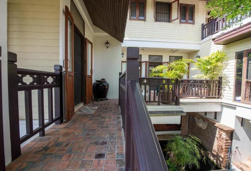 اتاق استاندارد با چشم‌انداز باغ, Phuttal Residence