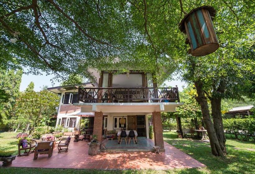 اتاق خانوادگی, Phuttal Residence