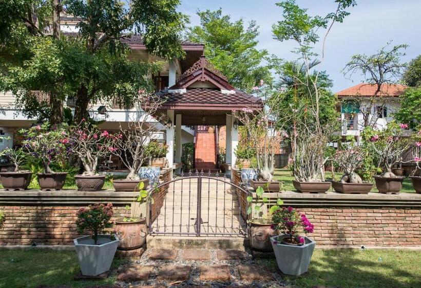 اتاق استاندارد با چشم‌انداز باغ, Phuttal Residence