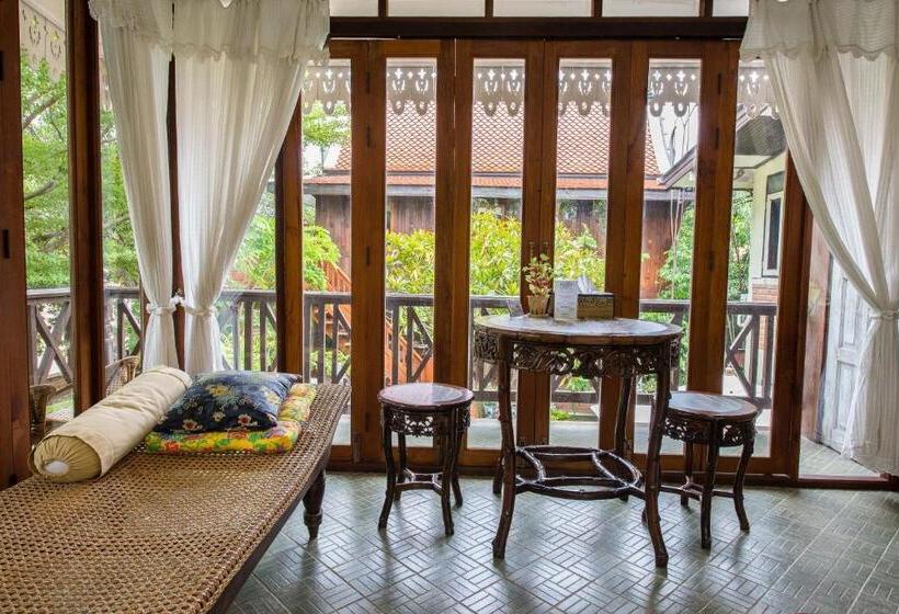 اتاق استاندارد با چشم‌انداز رودخانه, Phuttal Residence