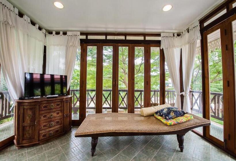 اتاق استاندارد با چشم‌انداز رودخانه, Phuttal Residence