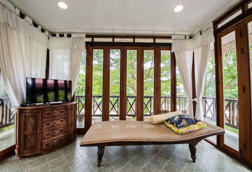 اتاق استاندارد با چشم‌انداز رودخانه, Phuttal Residence