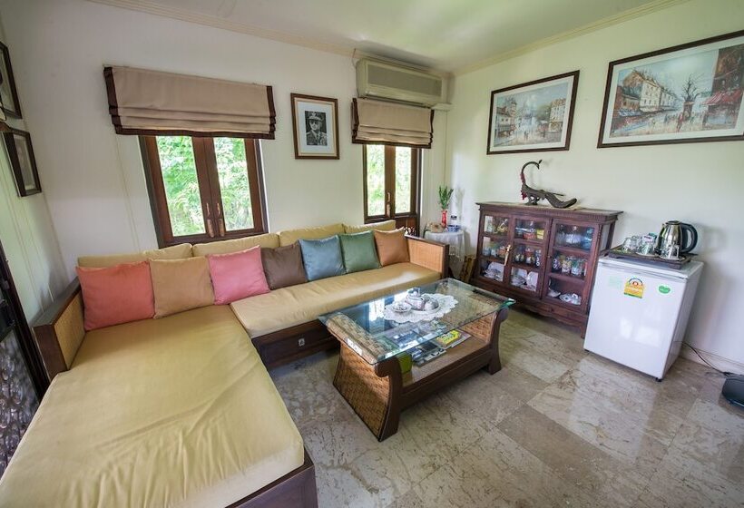 اتاق استاندارد با چشم‌انداز باغ, Phuttal Residence