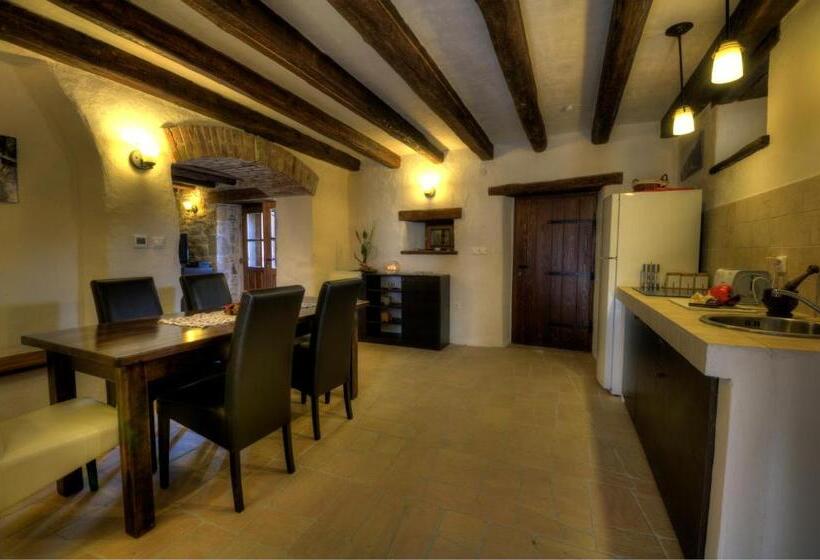 Дом 2 Спальни, Traditional Stone House Kotli