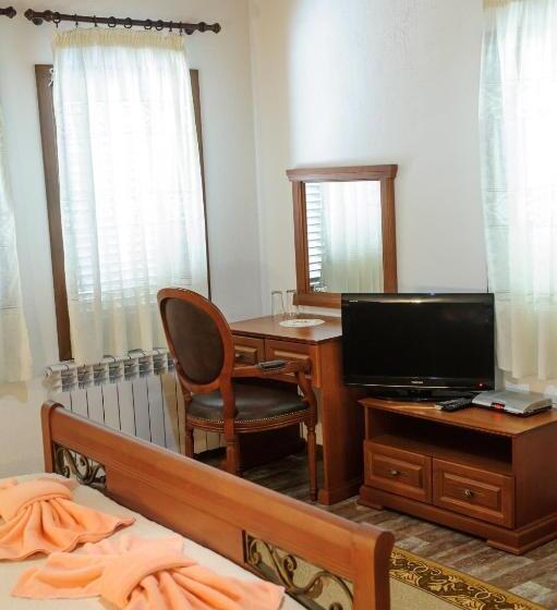 수피리어 룸, Family Hotel Dinchova Kushta