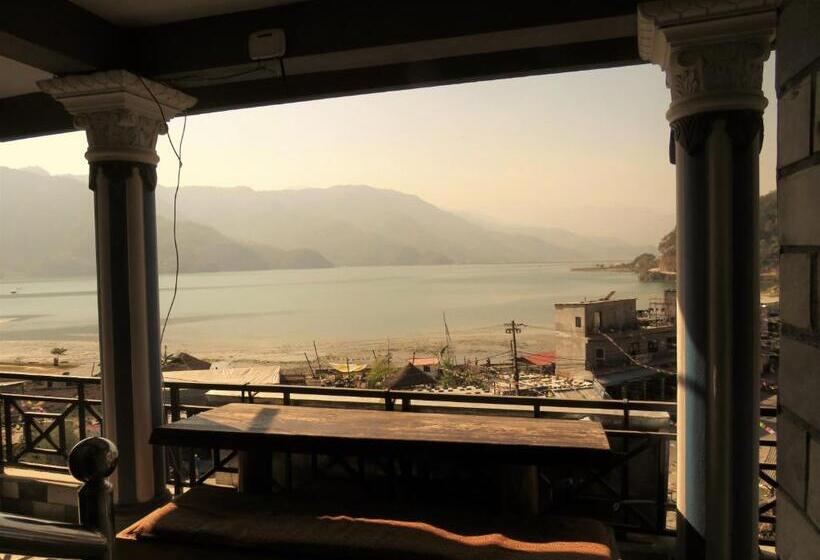 اتاق لوکس با چشم‌انداز دریاچه, Lake Vision Guesthouse