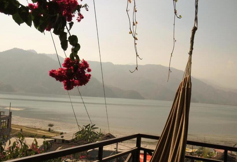 اتاق لوکس با چشم‌انداز دریاچه, Lake Vision Guesthouse